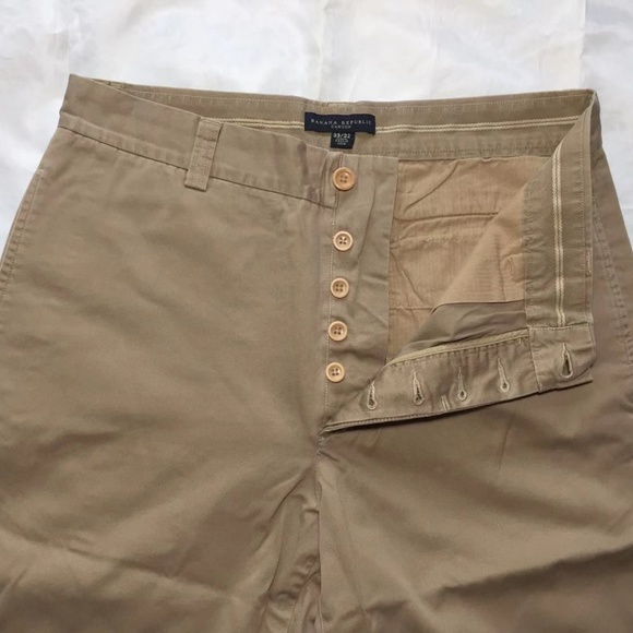 Men's khakis by Banana Republic size 33x32 - Picture 3 of 3